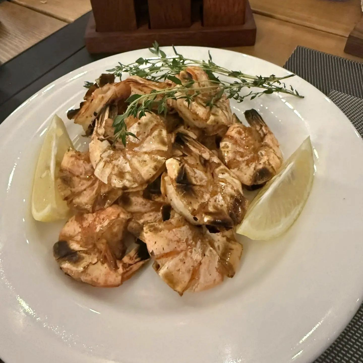 Креветка жареная с лимоном и тимьяном